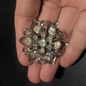 Vintage Silver Tone Openwork Flower Brooch Clear Rhinestone Starburst Pin